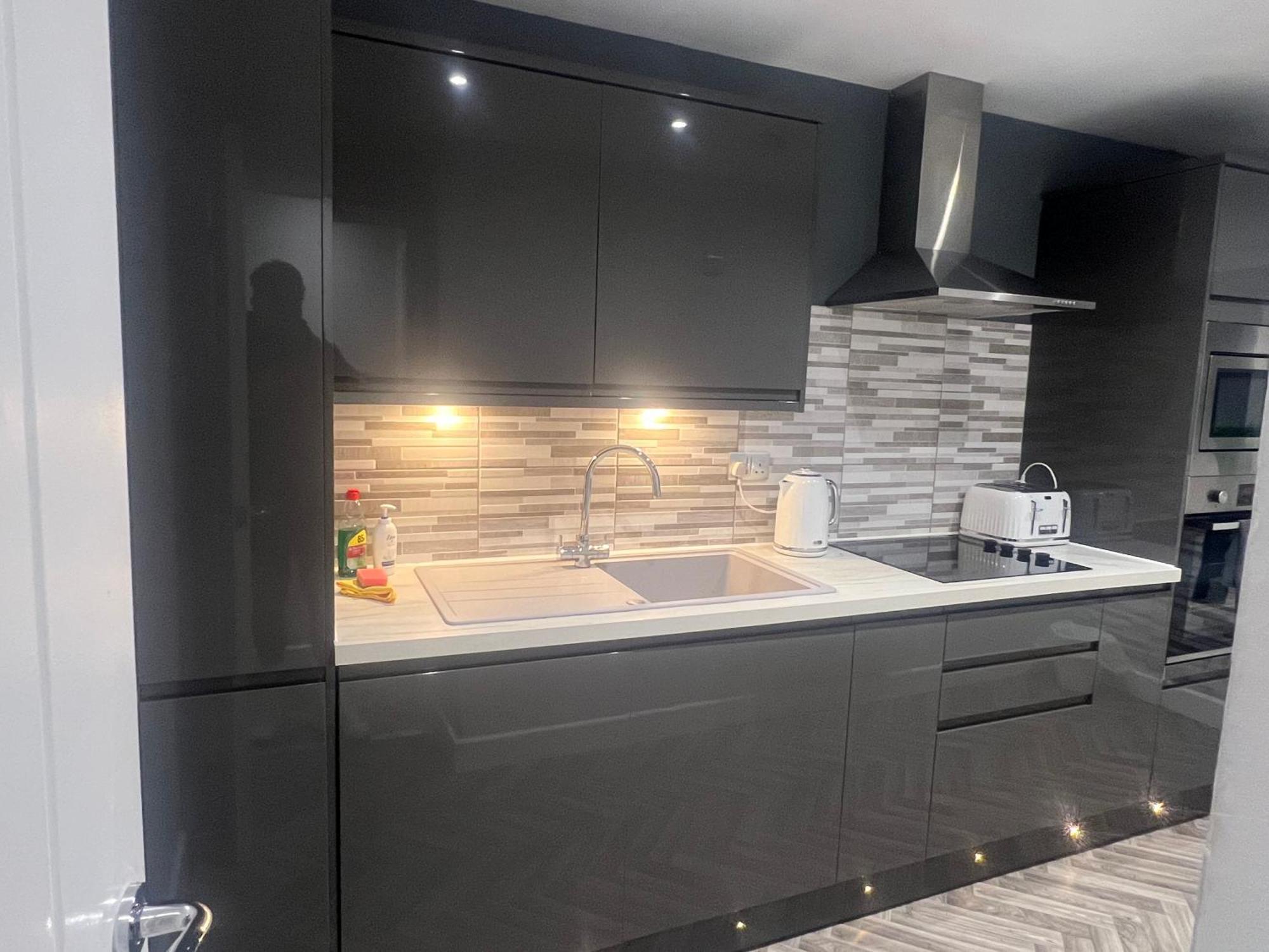 Broadway Retreat With Free Parking Appartement Herne Bay Buitenkant foto